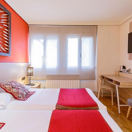 Hostal Rodas Pamplona Eksteriør bilde