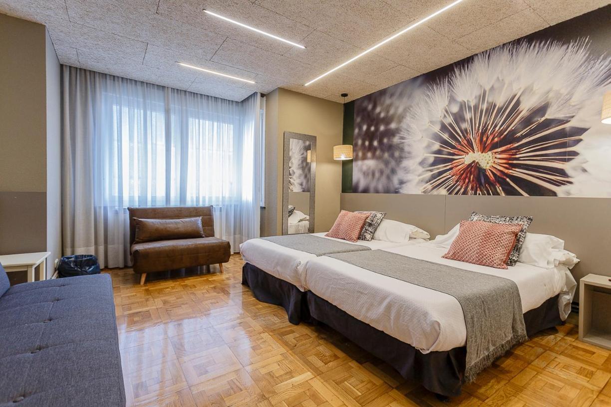 Hostal Rodas Pamplona Eksteriør bilde