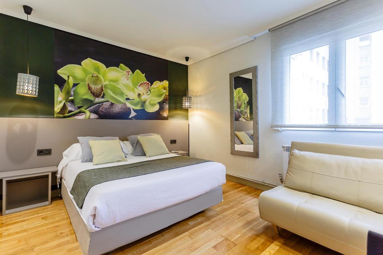 Hostal Rodas Pamplona Eksteriør bilde