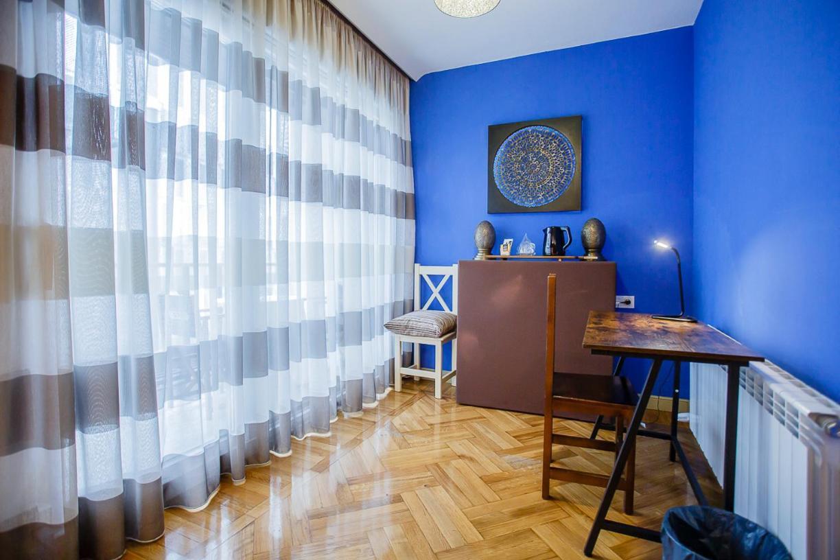 Hostal Rodas Pamplona Eksteriør bilde