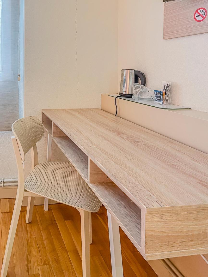 Hostal Rodas Pamplona Eksteriør bilde