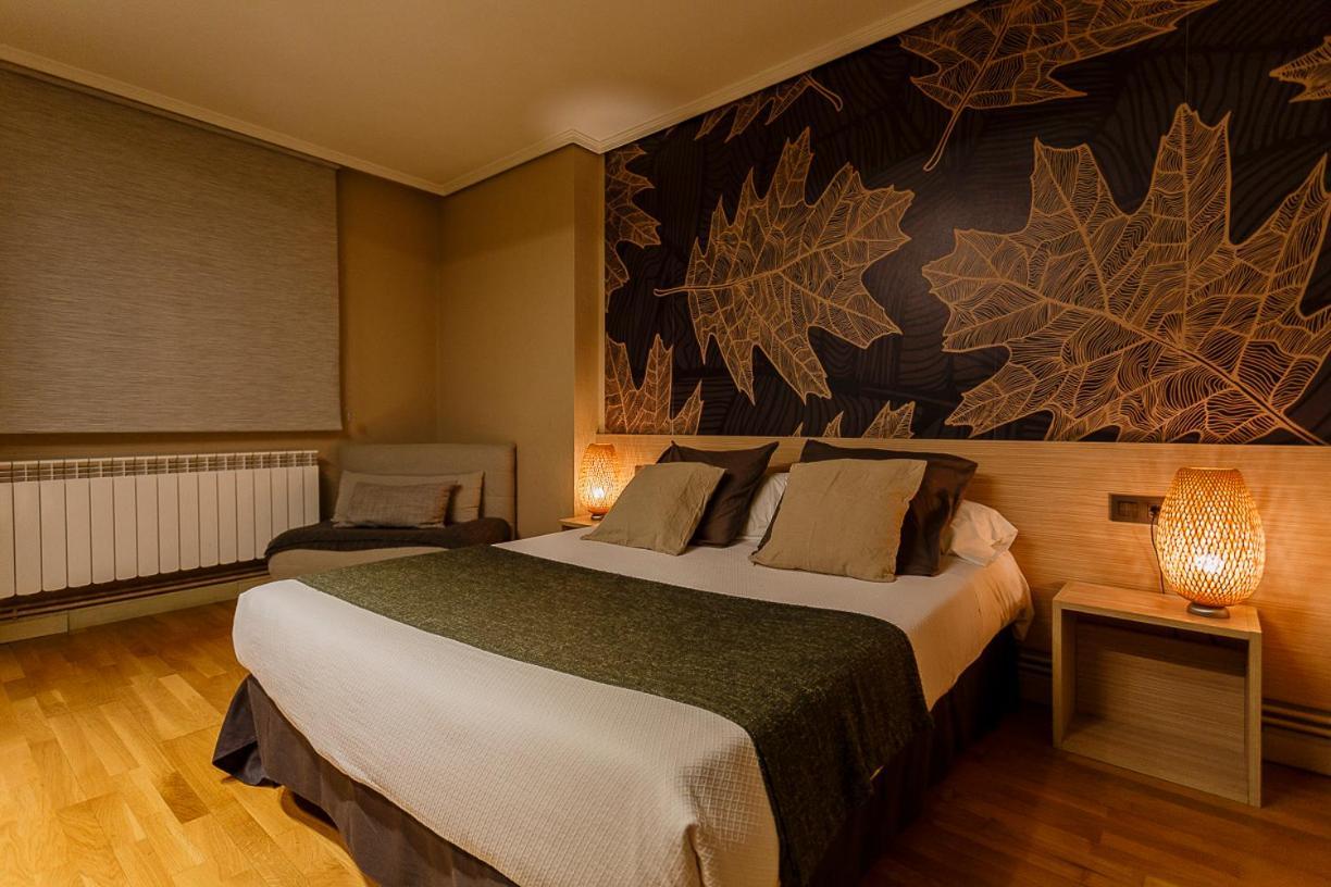 Hostal Rodas Pamplona Eksteriør bilde