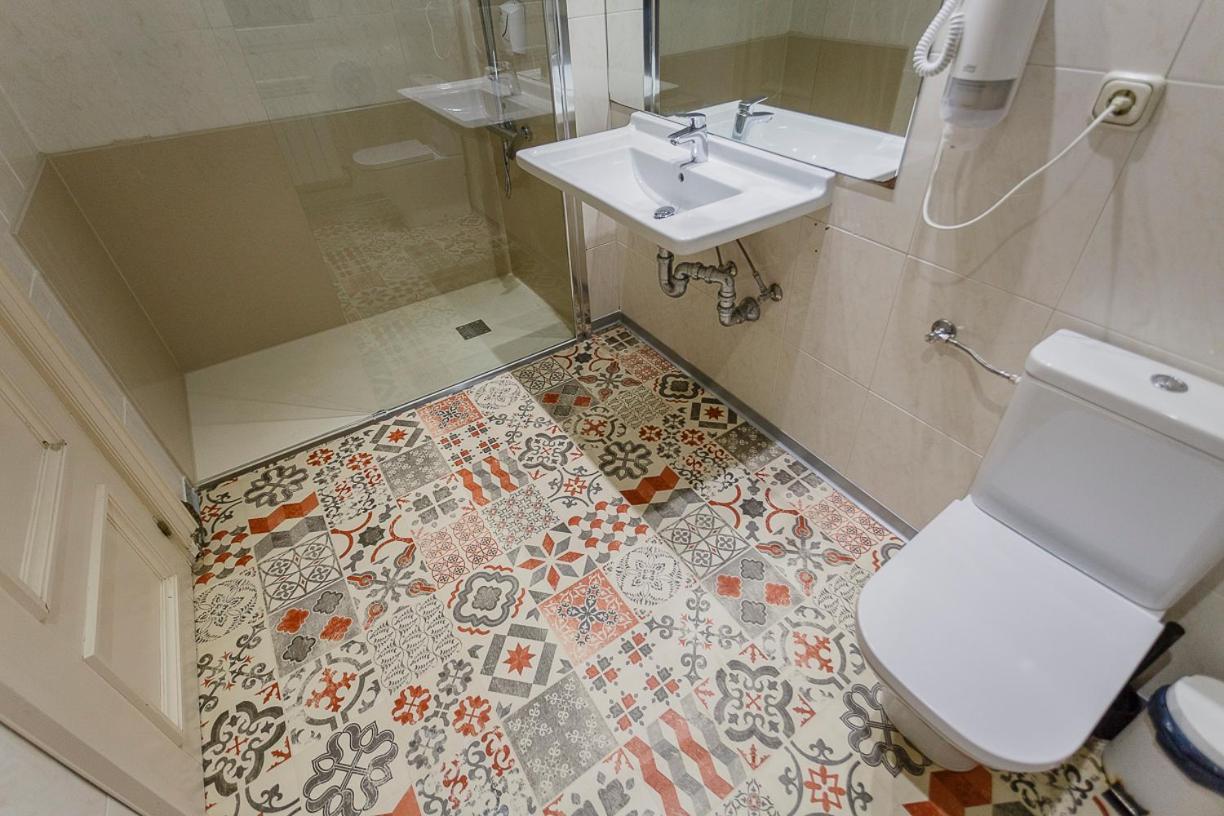 Hostal Rodas Pamplona Eksteriør bilde