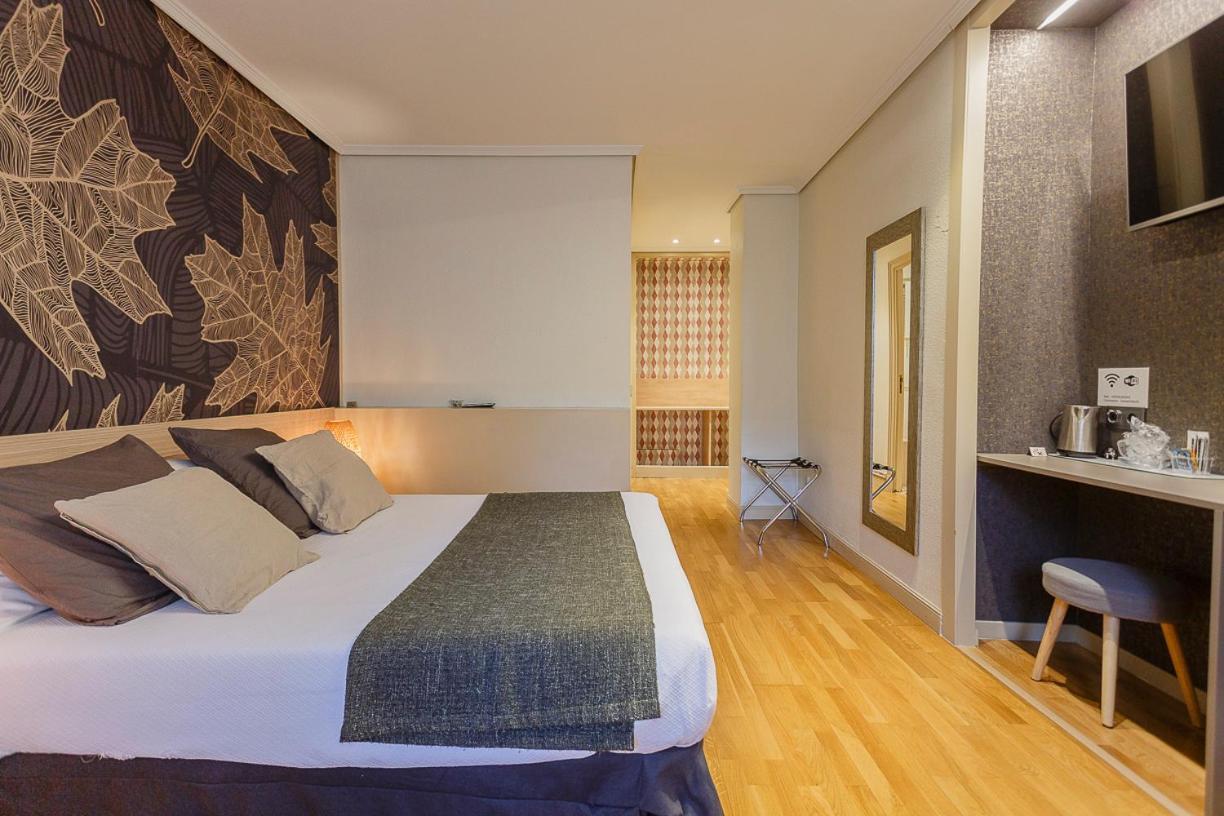 Hostal Rodas Pamplona Eksteriør bilde
